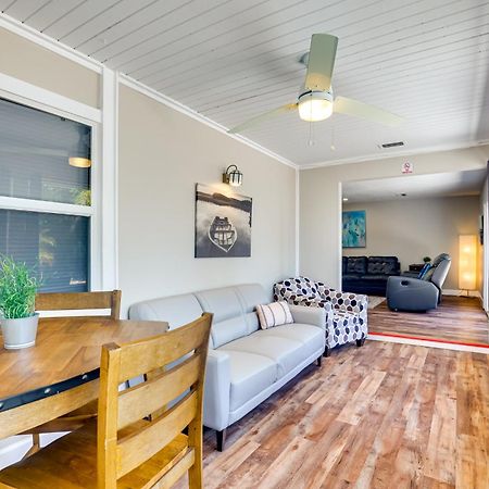 Waterfront Gem With Pool, Dock And Lanai In Tampa! Villa Exterior photo